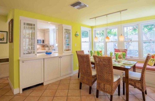 Bahama Village House | *SEA CAPTAIN'S HAVEN @ THE ANNEX* Luxury Villa & Pool + LAST KEY SERVICES.