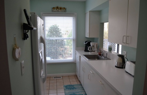 Bethany Beach Condo | Sea Colony Lower Level End Unit, Sleeps 6 Comfortably!