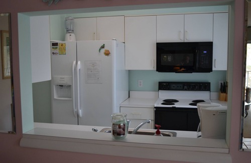 Bethany Beach Condo | Sea Colony Lower Level End Unit, Sleeps 6 Comfortably!