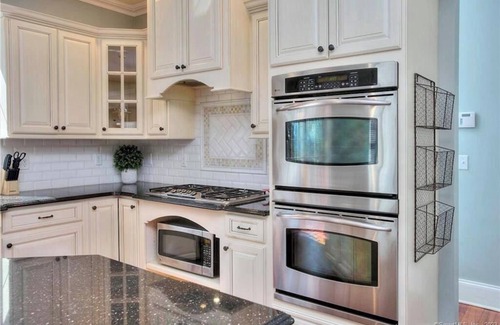 Fairfield House | "Sea-Duced" by the Beach! Entire Home Near Downtown Fairfield