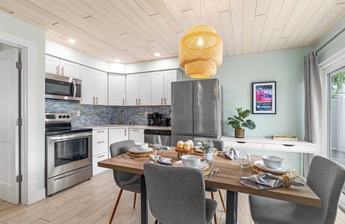 Siesta Key Village House | Sea Escape - Pet Friendly, Located in Siesta Key Village, Steps to Siesta Key Beach!