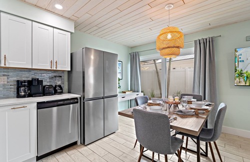 Siesta Key Village House | Sea Escape - Pet Friendly, Located in Siesta Key Village, Steps to Siesta Key Beach!
