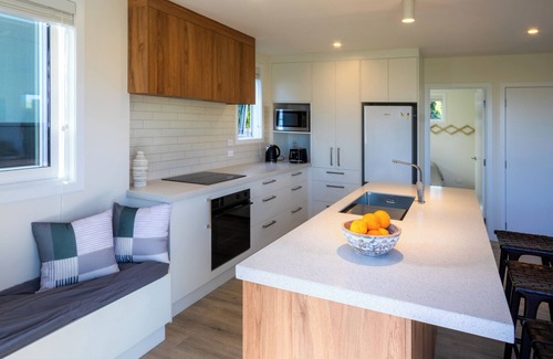 Pohara House | Sea-esta - Pohara Beachfront Holiday Home