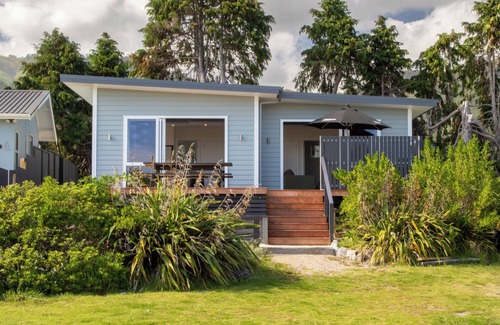 Pohara House | Sea-esta - Pohara Beachfront Holiday Home