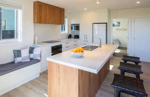 Pohara House | Sea-esta - Pohara Beachfront Holiday Home