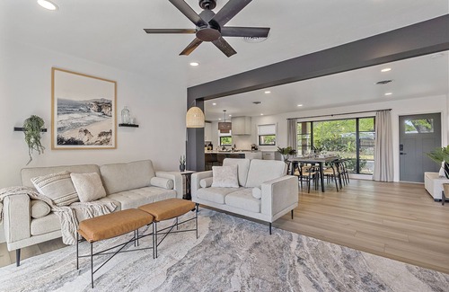 Arlington Park House | Sea Esta | Private Saltwater POOL + Putting Green!