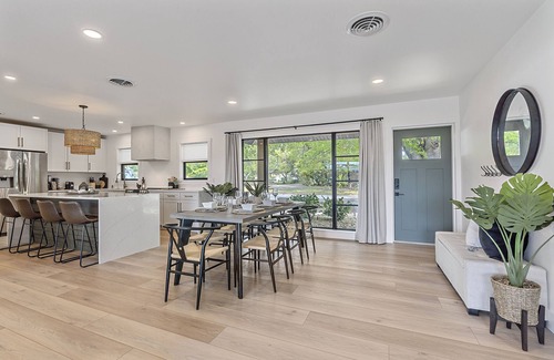 Arlington Park House | Sea Esta | Private Saltwater POOL + Putting Green!