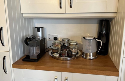 Peacehaven Cottage | Sea Facing 2BD Terraced Home - Peacehaven