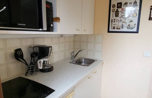 Merville-Franceville-Plage Apartment | Sea-View Studio with Balcony, Private Parking & Bikes - Sleeps 4