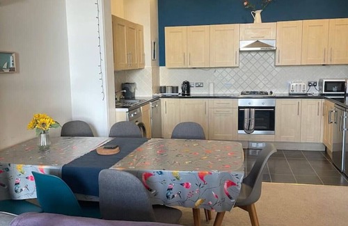 Portsmouth Apartment | Sea from the sofa, Large 3 Bedroom, 2 Bathroom
