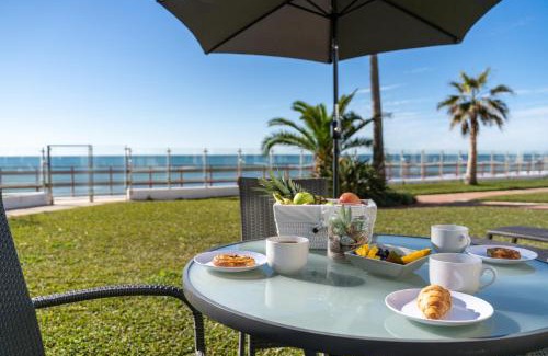Sitio de Calahonda House | Sea Front Beach House Macarena C