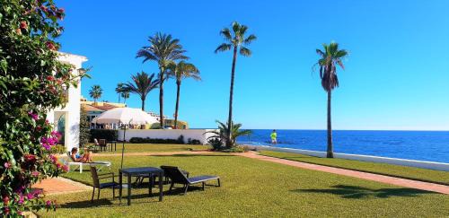 Sitio de Calahonda House | Sea Front Beach House Macarena C