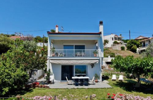 Volos House | Sea front condo on the Gulf of Pagasitikos