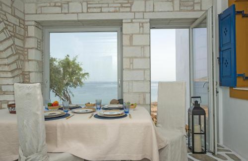 Naousa Villa | Sea Front Villa