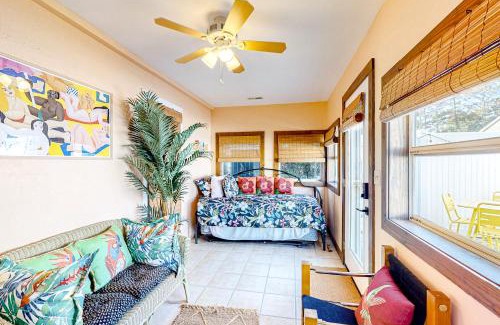 Colington House | Sea Girls
