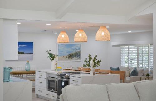 The Dunes House | Sea Glass Villa- Executive Pool Home on Golf Course