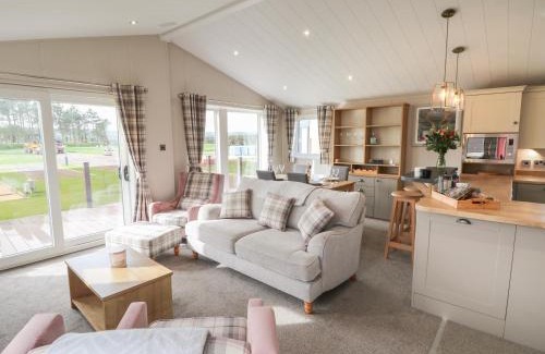 Runswick Bay House | Sea Holly Lodge