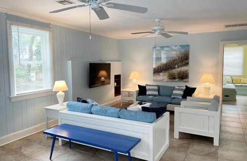Northeast Virginia Beach House | Sea Home - North End VB