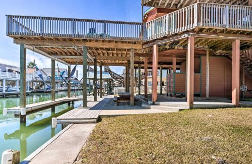 Galveston House | Sea Isle Galveston Getaway Less Than 1 Mile to Beach!