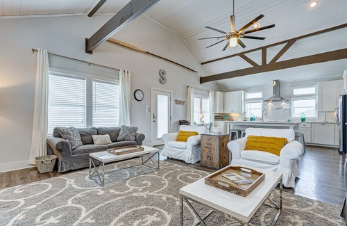 Port Bolivar House | Sea La Vie - a 2 bedroom 2 bath home that sleeps 9.
