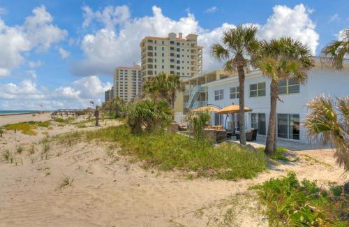 Jacksonville Beach Apartment | Sea La Vie Beach Oceanfront Patio Pet Friendly