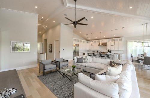 Anna Maria House | Sea La Vie Beach House - Luxurious 4BR Home W Pool Spa Dock Canal Access on Anna Maria Island