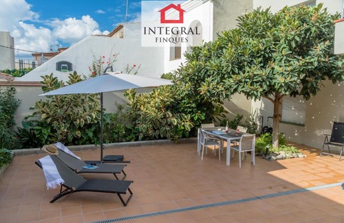 Palamos House | Sea La Vie Home Palamós