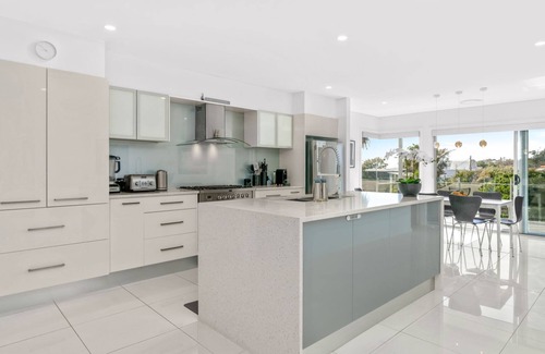 Culburra Beach House | Sea La Vie - Pet Friendly with Fireplace and Swimming Pool & Spa