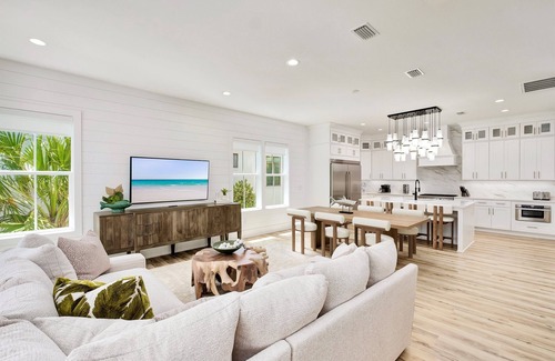 Avalon Beach Estates House | Sea La Vie: Private beach steps away, Golf cart, Heated pool & hot tub