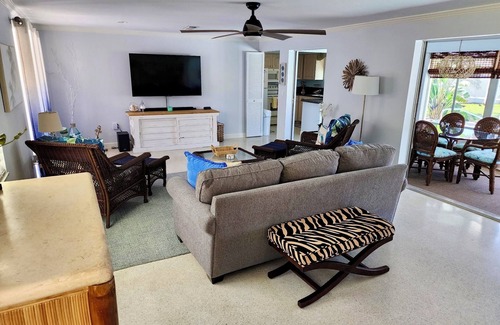 Venice House | Sea La Vie - Venice Island Tropical Retreat