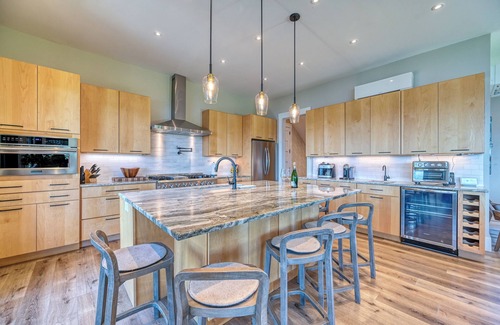 Hampstead House | Sea La Vie: Waterfront 4BR Luxury Home for Nature Lovers w/Private Boat Dock