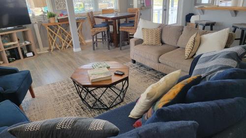 San Luis House | Sea-La-Vie, your beach house oasis