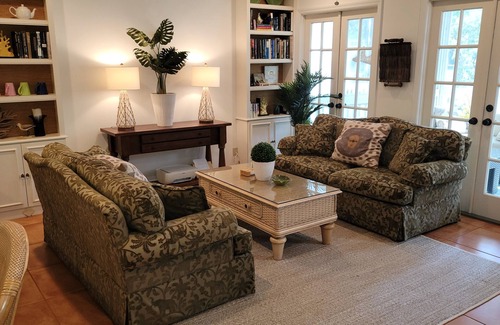 Wabasso Beach Condo | SEA OAKS - 2 BEDROOM GROUND LEVEL TENNIS VILLA IN LUSH GATED COMMUNITY