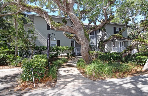 Wabasso Beach Condo | SEA OAKS VERO BEACH - GREAT RATES, BEACH, POOLS,TENNIS! FANTASTIC LOCATION!