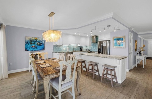 Boca Grande Condo | Sea Oats 155 - Elevators - Tennis - Pool - Gulf Front - Sleeps 6