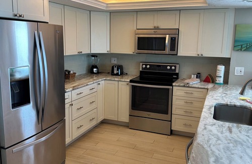 North Redington Beach Condo | Sea Oats #401 - Beautiful 2 Bed/2 Bath Ocean Front Corner Unit - Prime Location!