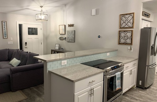 Venice Gardens House | Sea Pointe House - newly renovated pool house