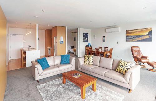 Stepneyville Apartment | Sea Quest Apartment