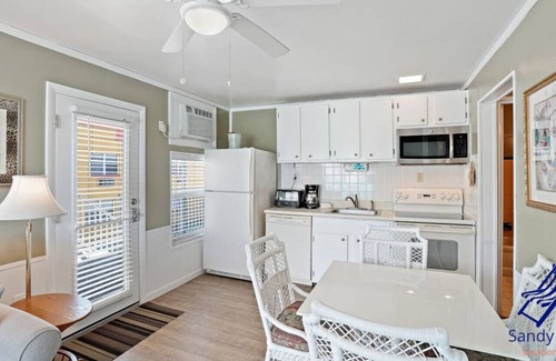 North Redington Beach Condo | Sea Rocket 15 - 2nd Floor Retreat