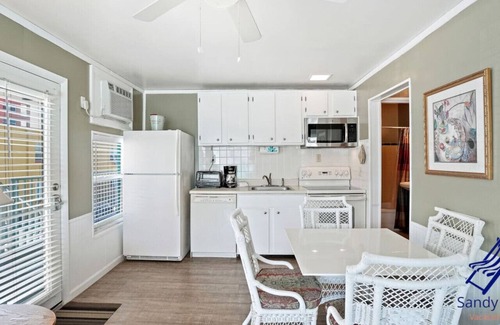 North Redington Beach Condo | Sea Rocket 15 - 2nd Floor Retreat