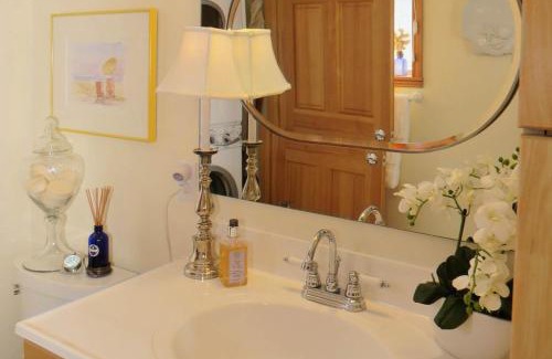 Pacific Beach Apartment | Sea Scallop