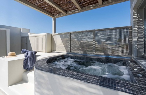 Vlychada Villa | Sea Serenity Villas with Private Jacuzzi