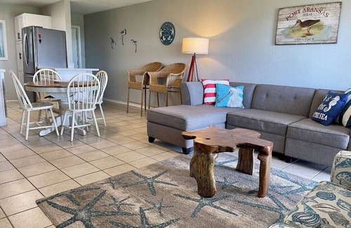 Port Aransas Condo | Sea Sounds | ★Beachfront★ | 2 Pools | First Floor Island Retreat 2 Bedroom Condo
