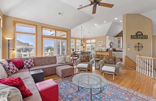 Pine Island House | Sea Spot: Saltwater Pool, Hot Tub, Beach Club Access
