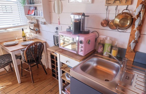 Lyme Regis Cottage | SEA SPRAY, pet friendly, country holiday cottage in Lyme Regis