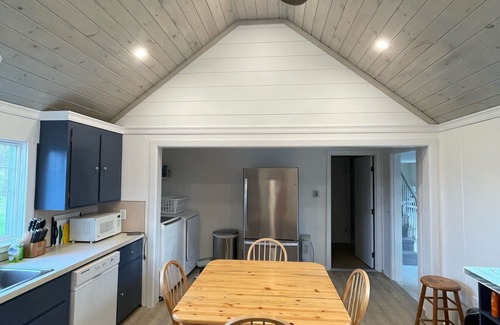 East Dennis House | Sea Street Beach, just a short walk, and top public golf 2.5 miles away