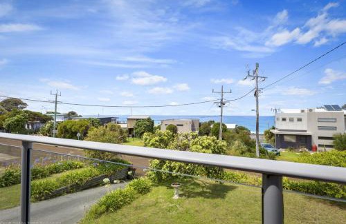 Skenes Creek House | Sea Sunrise Ocean Views and Walk To Beach