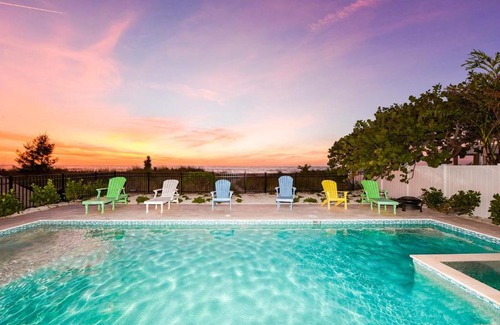 Bradenton Beach House | Sea Swept by AMI Locals