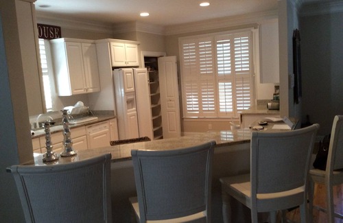 North Litchfield Beach House | SEA URCHIN5 Bedroom 4 Bath Beach House on Lake with Pool