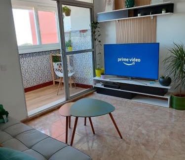 La Linea de la Concepcion Apartment | Sea View Apartment - 5 Min Walk to Gibraltar